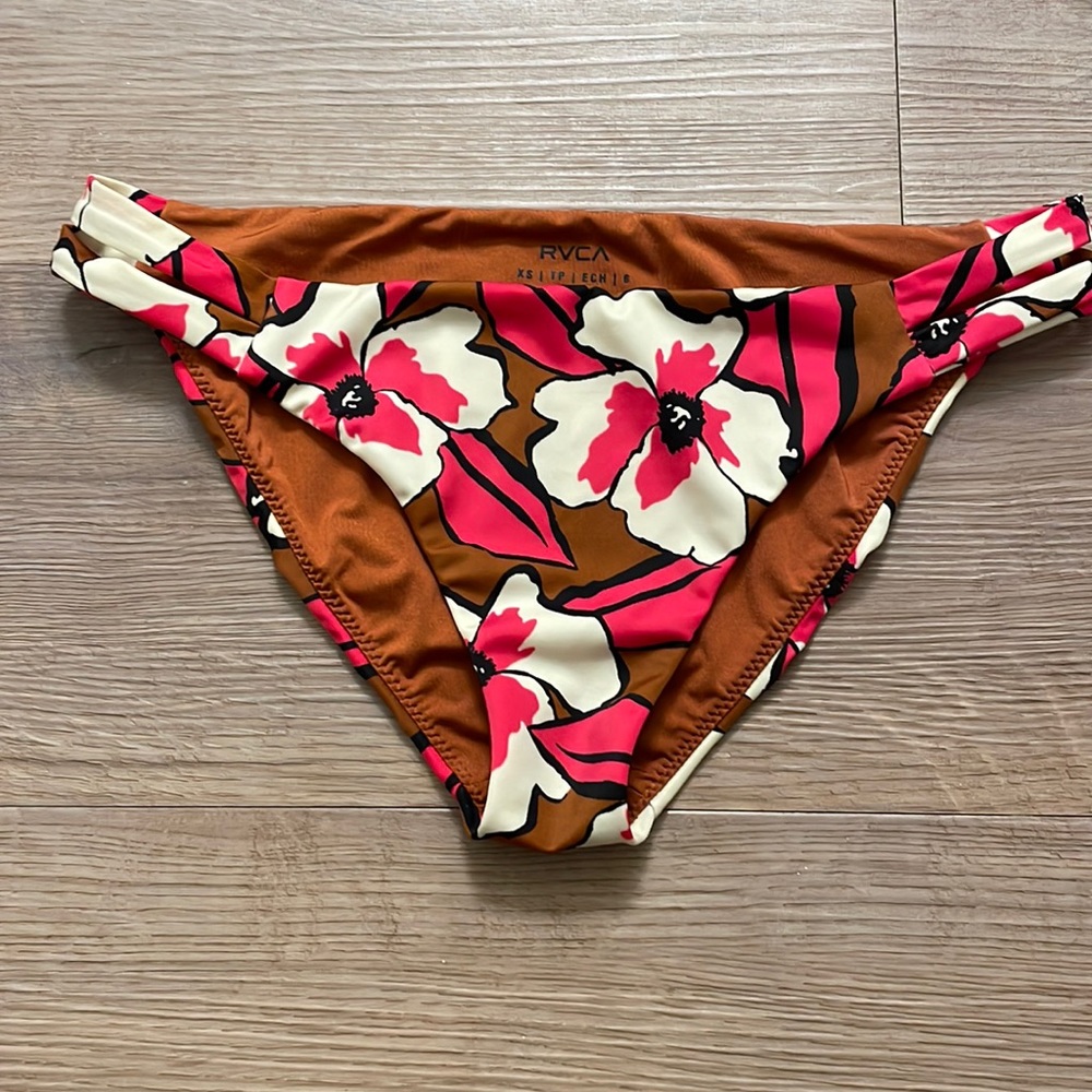 NWOT RVCA bloom standard coverage Bikini bottoms